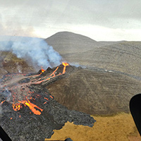 Volcano Heli über der Ausbruchstelle