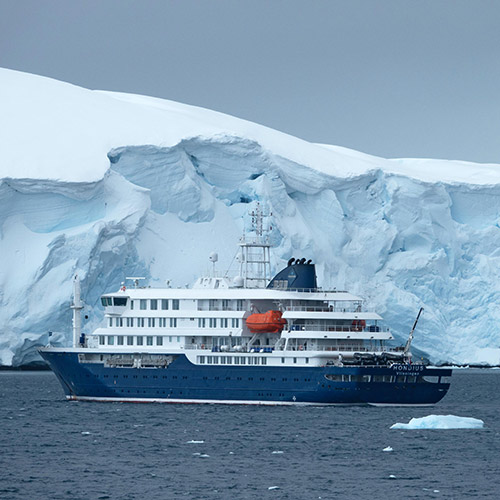 D'Hainaut Island Mikkelsen Harbour Hondius ©