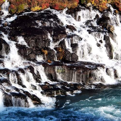 Wasserfälle Hraunfossar © Jacqeline Bühler-Büchi