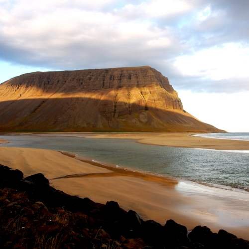 Strand in den Westfjorden ©Bühler-Büchi